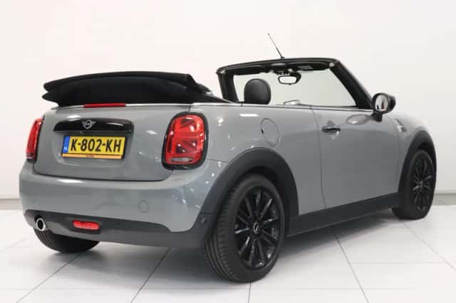 MINI Cooper (2021) thumbnail 2