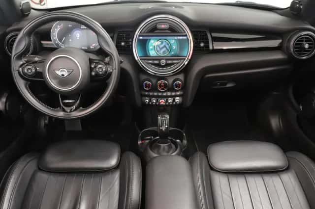 MINI Cooper (2021) thumbnail 3