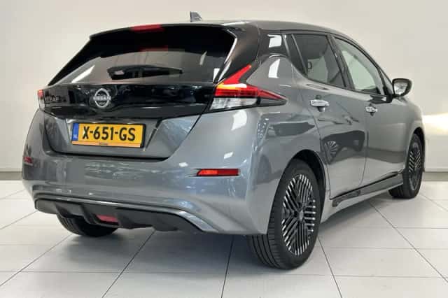 Nissan Leaf (2023) thumbnail 2