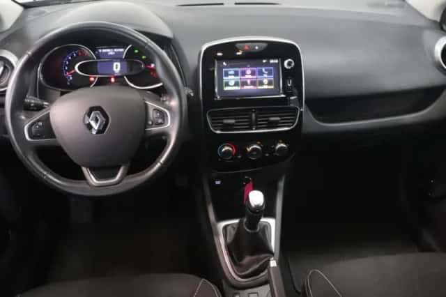 Renault Clio (2017) thumbnail 3