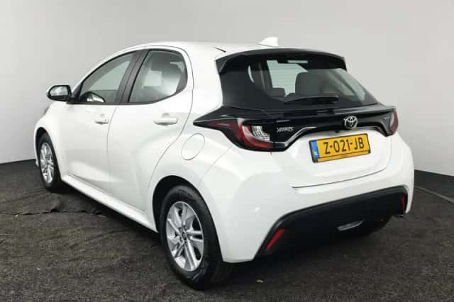 Toyota Yaris (2024) thumbnail 6
