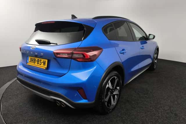 Ford Focus (2024) thumbnail 2