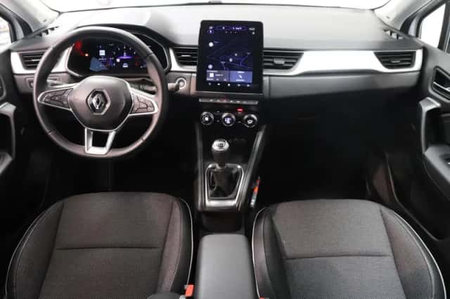 Renault Captur (2023) thumbnail 3