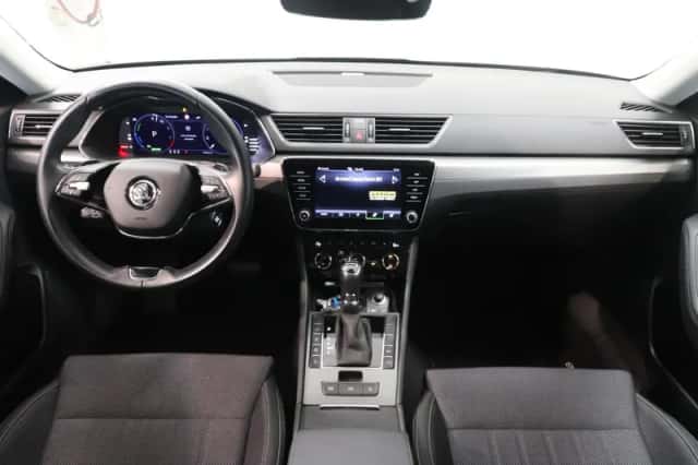 Škoda Superb (2023) thumbnail 2