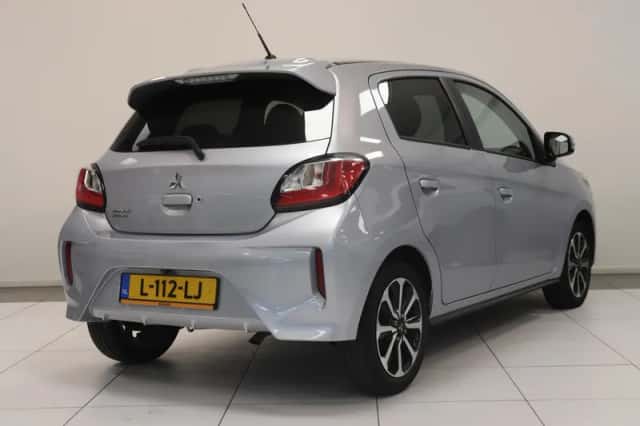 Mitsubishi Space Star (2021) thumbnail 2