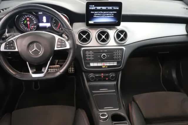 Mercedes-Benz CLA-Klasse (2018) thumbnail 3