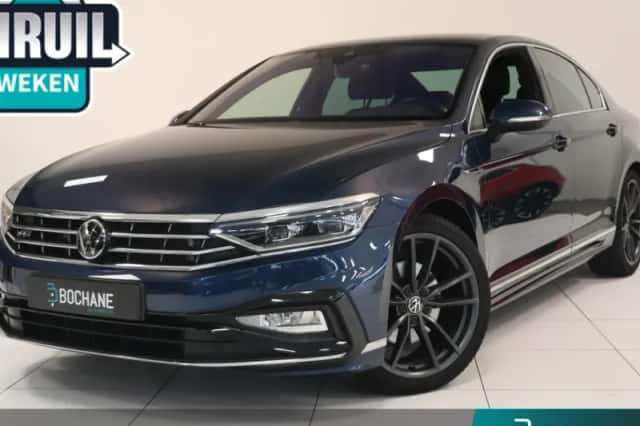 Volkswagen Passat (2022) thumbnail 1