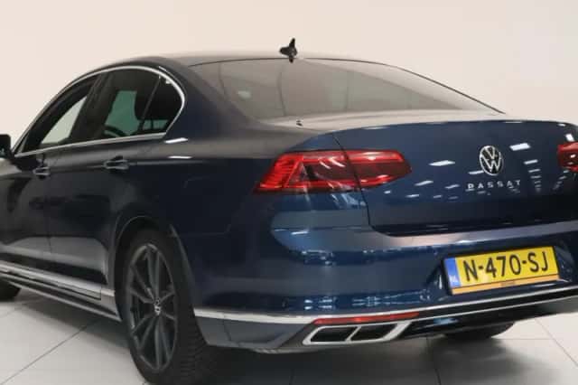 Volkswagen Passat (2022) thumbnail 6
