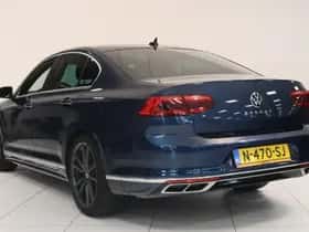 Volkswagen Passat (2022) thumbnail 6