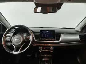 Kia Stonic (2021) thumbnail 3