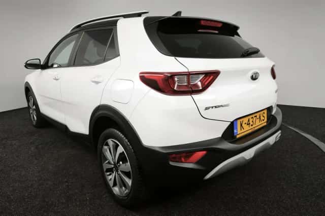 Kia Stonic (2021) thumbnail 6