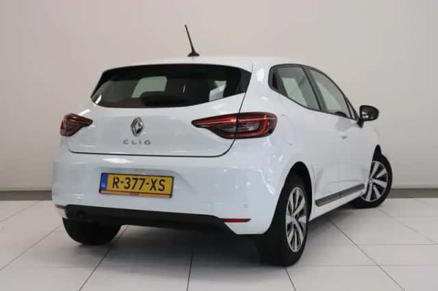 Renault Clio (2023) thumbnail 2