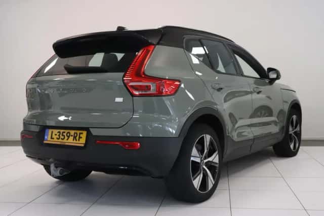 Volvo XC40 (2021) thumbnail 2