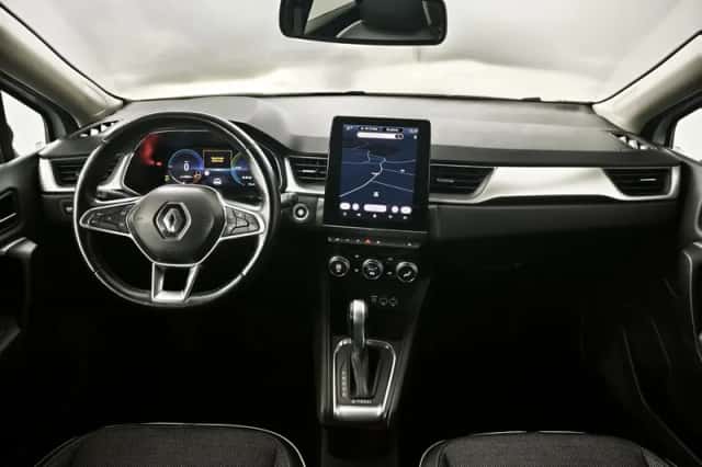 Renault Captur (2022) thumbnail 3
