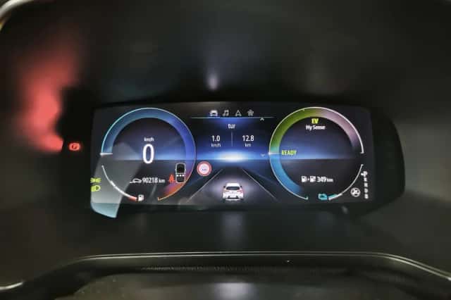 Renault Captur (2022) thumbnail 4