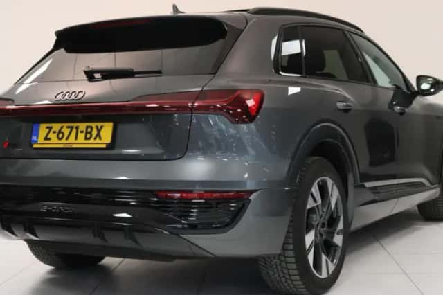 Audi Q8 e-tron (2024) thumbnail 2