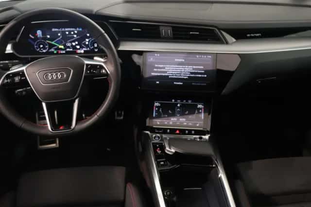Audi Q8 e-tron (2024) thumbnail 3