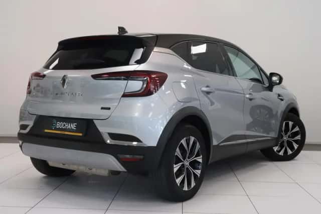 Renault Captur (2023) thumbnail 2