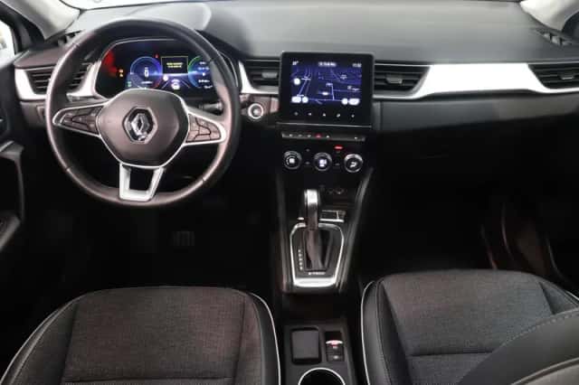 Renault Captur (2023) thumbnail 3