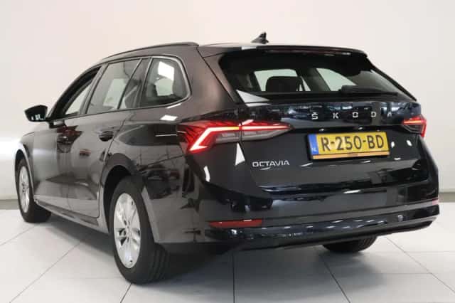 Škoda Octavia (2022) thumbnail 6