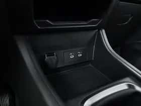 Renault Captur (2024) thumbnail 33