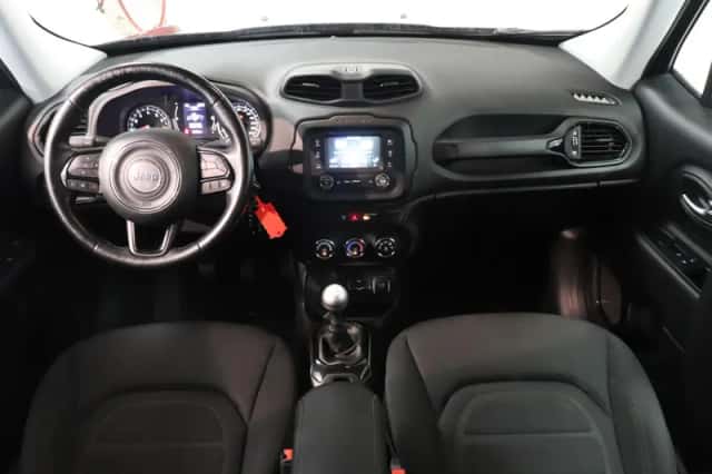 Jeep Renegade (2017) thumbnail 3