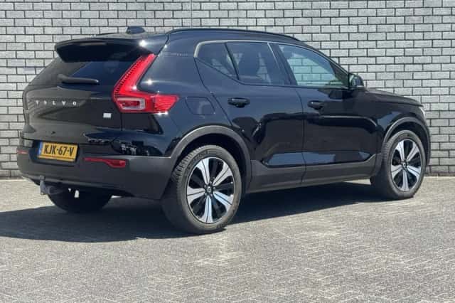 Volvo XC40 (2022) thumbnail 2