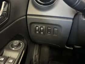Renault Captur (2015) thumbnail 24