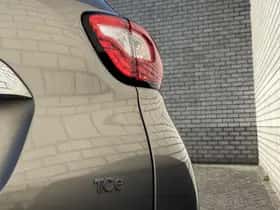 Renault Captur (2015) thumbnail 30
