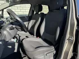 Renault Captur (2015) thumbnail 7
