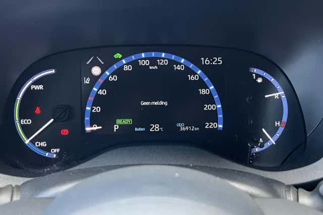 Toyota Yaris Cross (2024) thumbnail 4