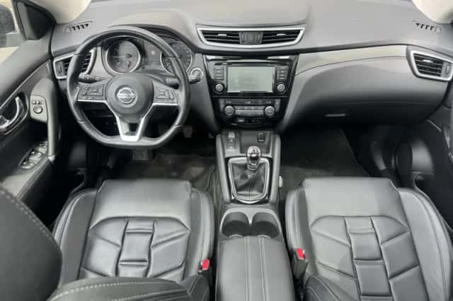 Nissan Qashqai (2021) thumbnail 3