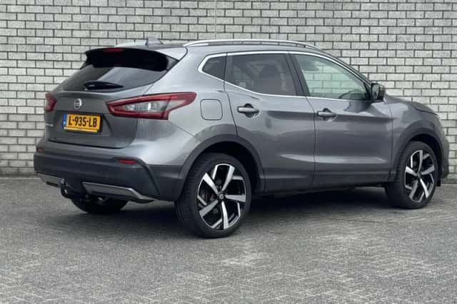 Nissan Qashqai (2021) thumbnail 2