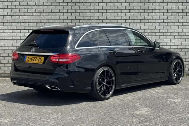 Mercedes-Benz C-Klasse (2016) thumbnail 2
