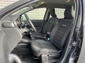 Dacia Duster (2023) thumbnail 7