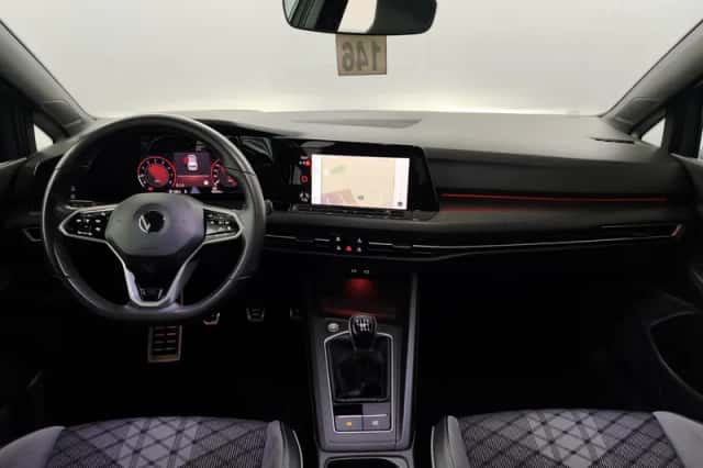 Volkswagen Golf (2022) thumbnail 3