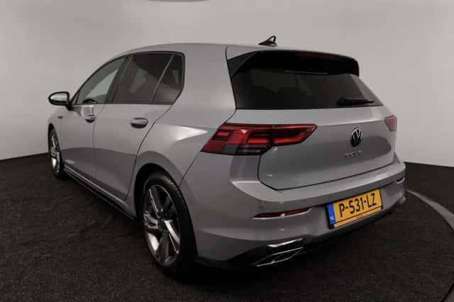 Volkswagen Golf (2022) thumbnail 6