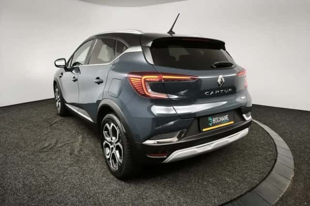 Renault Captur (2022) thumbnail 6