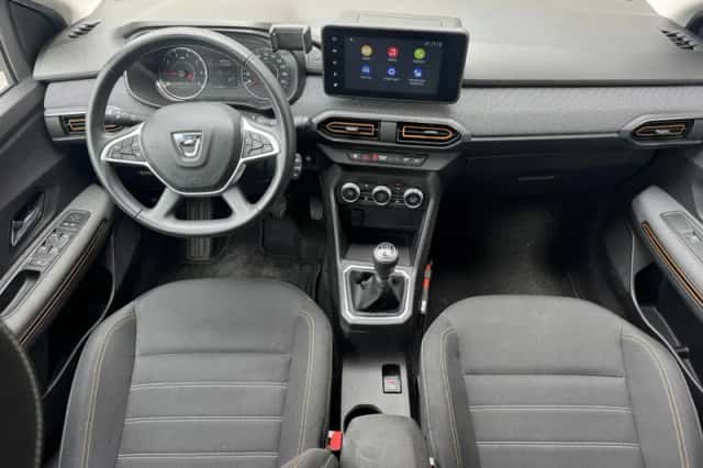 Dacia Sandero Stepway (2021) thumbnail 3