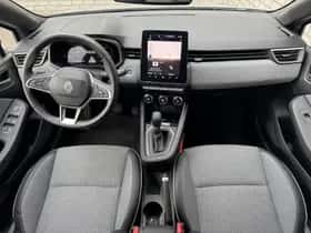Renault Clio (2024) thumbnail 3