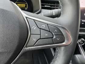 Renault Clio (2024) thumbnail 24