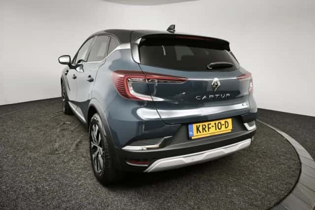Renault Captur (2023) thumbnail 6