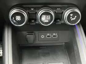 Renault Clio (2024) thumbnail 13
