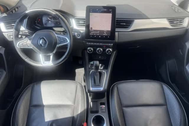 Renault Captur (2021) thumbnail 3