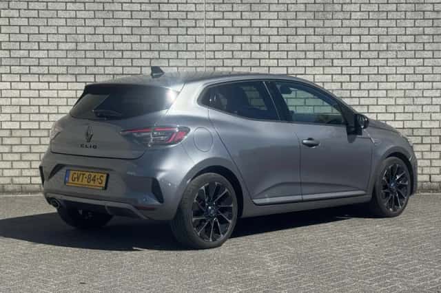 Renault Clio (2024) thumbnail 2