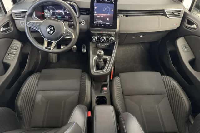 Renault Clio (2024) thumbnail 3