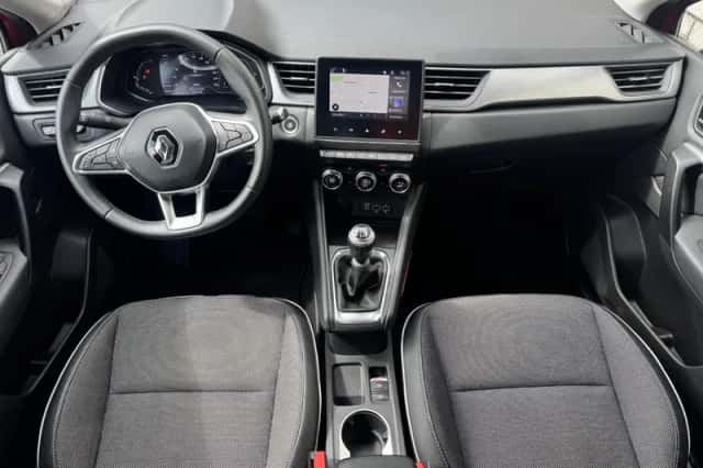 Renault Captur (2021) thumbnail 3
