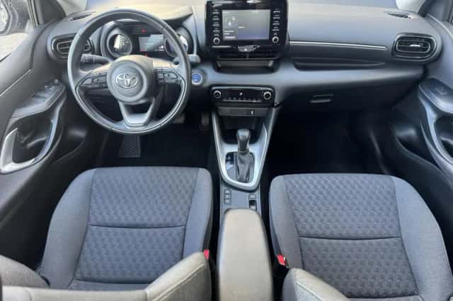 Toyota Yaris (2023) thumbnail 3