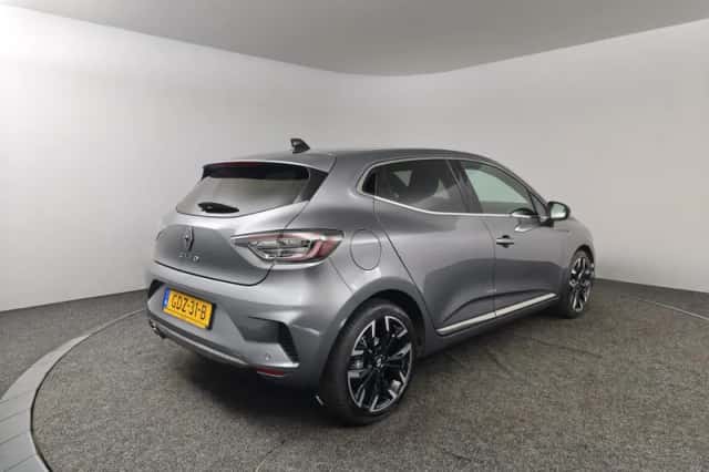 Renault Clio (2024) thumbnail 2