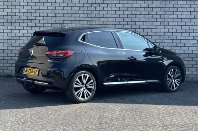 Renault Clio (2022) thumbnail 2